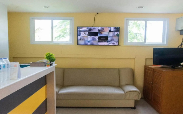 Suree Place Hostel