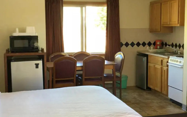 Monticello Motel