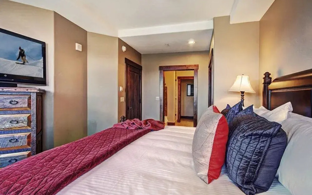 Crystal Peak Lodge 7304 by RedAwning