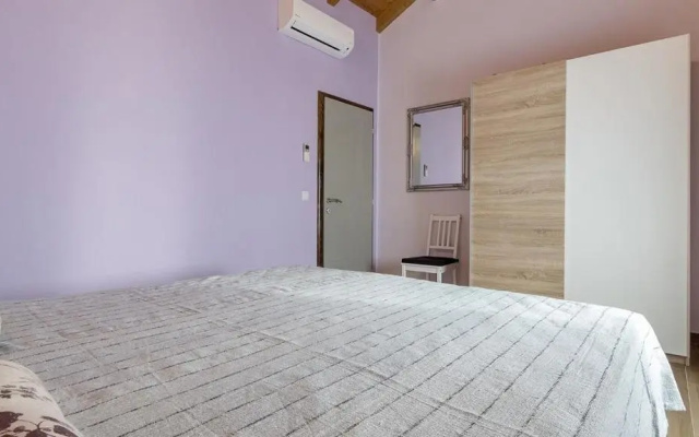 Ive in Orbanići with 5 bedrooms and 2 bathrooms