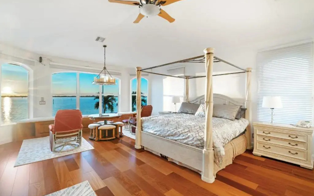 Dolce Vita Villa by Distinctive Beach Rentals