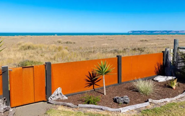 Ocean View Beachfront Apartment