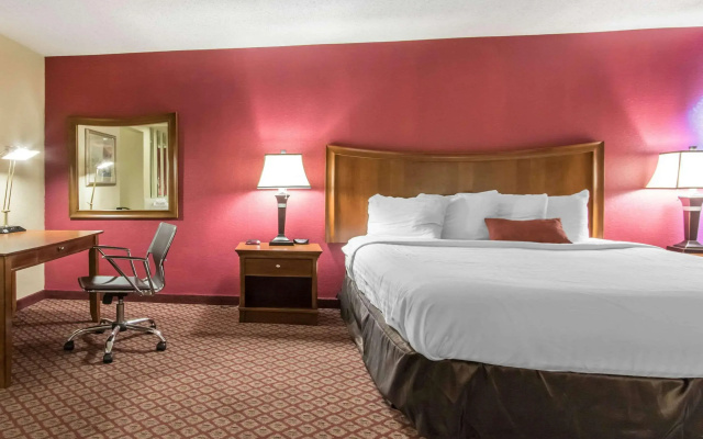 Baymont Inn and Suites Joplin