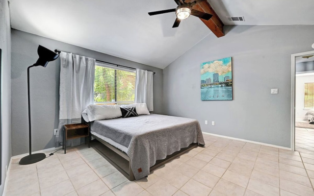 Modern 3BR Home in Vibrant Austin Pool