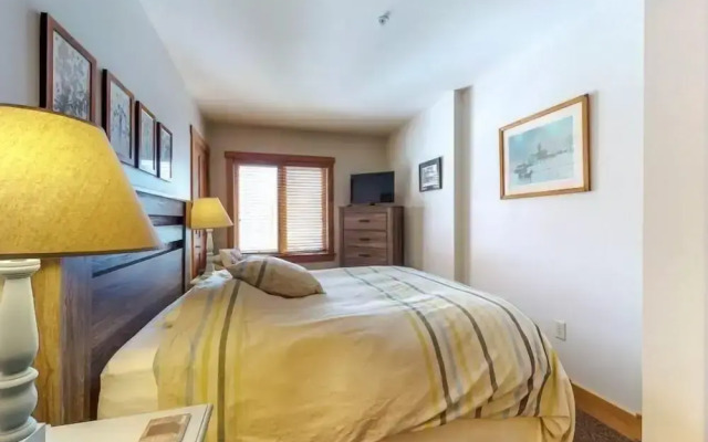 1 Bedroom Colorado Mountain Vacation Rental in River Run Village with Convenient Access to Ski Slopes