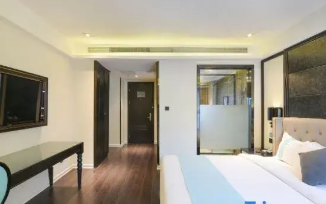 Homeinn Plus (Zhengzhou East Railway Station)