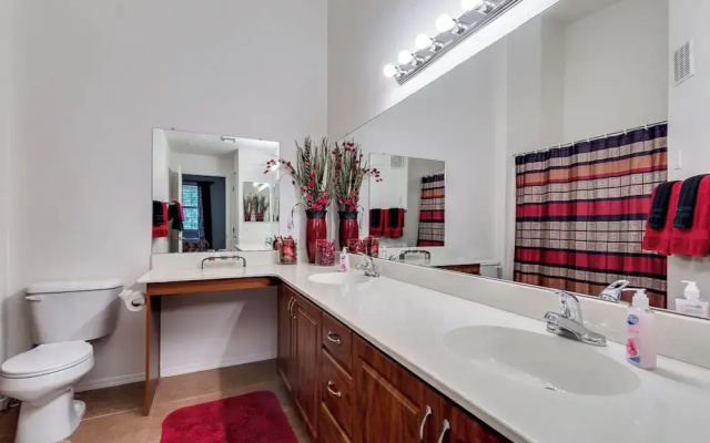 Southern #2055 Condo