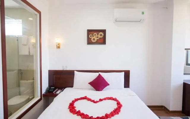 Le Centre Hotel
