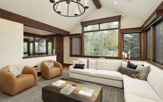 Fox Crossing Luxury Home