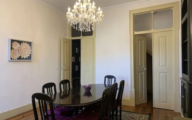 Old Town House in Figueira da Foz Near Beach