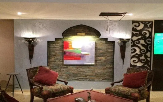Majestic Inn