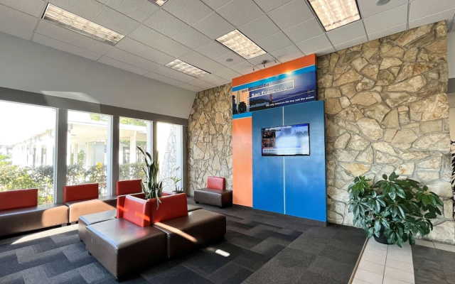 Studio 6 Belmont, CA – San Francisco - Redwood