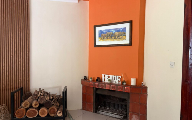 Standard Room In Mt Pleasant Heights - 2385