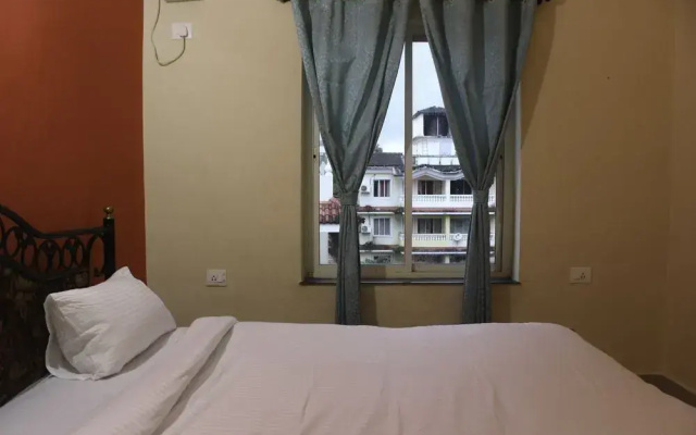 OYO 9645 1 BHK Near Curlies Anjuna