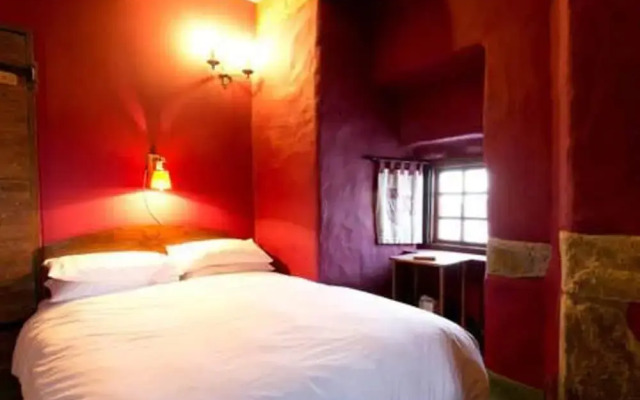 The Tower at Plane Castle-sleeps 4-pets Ok-parking