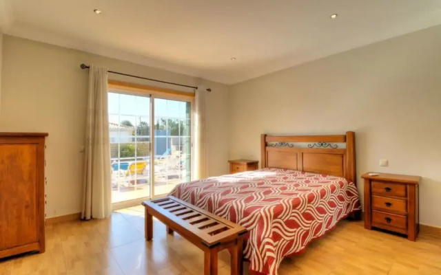Villa - 5 Bedrooms with Pool and WiFi - 107490