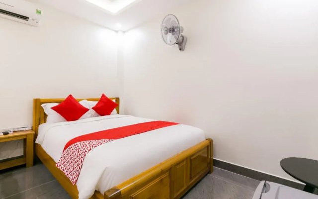 Rose Hotel