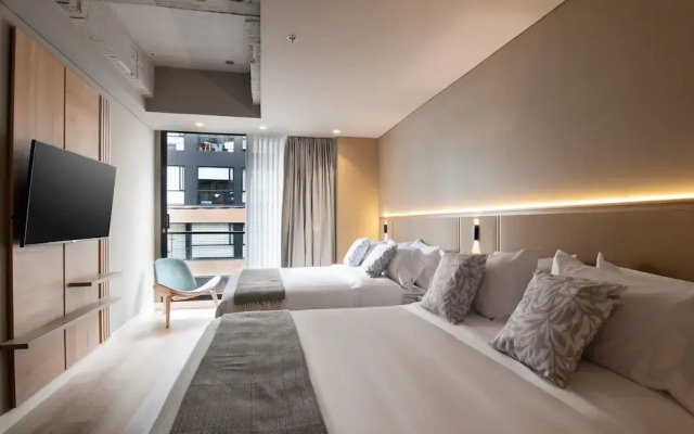 w Glorious Loft w/ Great Balcony in Unicentro