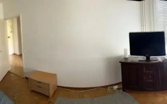 2 Bedroom flat near Nations and in the center