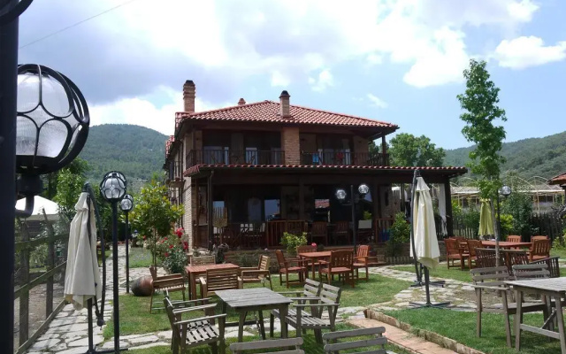 Naturalife Farm Hotel