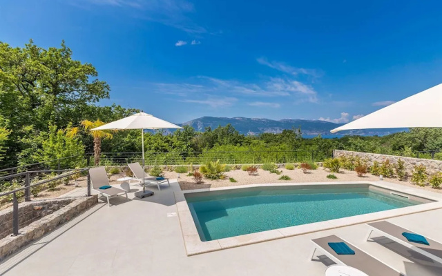 Villa Verena With Heated Pool