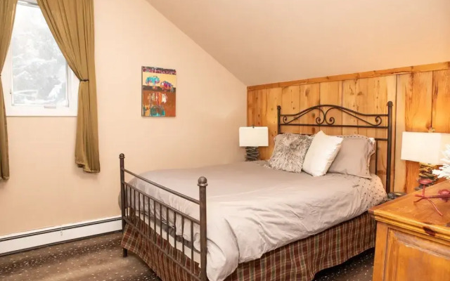 6 Chamonix Lane 3 Bedroom Townhouse by RedAwning