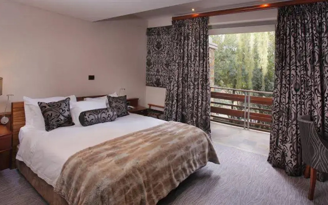 Moloko Executive Apartments & Hotel