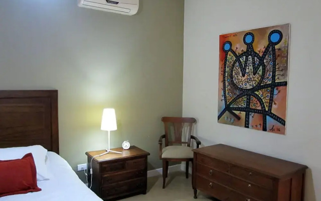 Alevines Playa el Emir Hostel & Suites