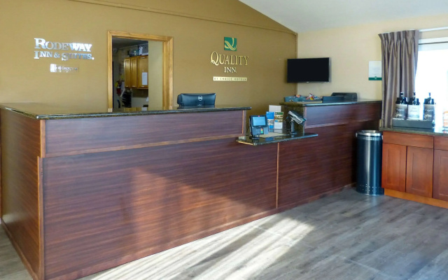 Rodeway Inn & Suites Ontario