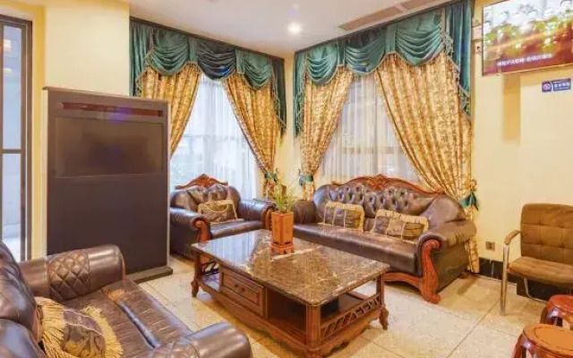 Yu Hill Hotel (Guilin Arctic Square)