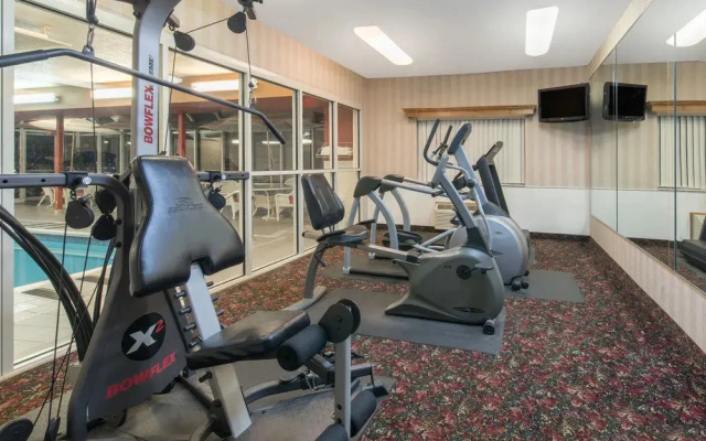 Ramada Limited Suites Bismarck
