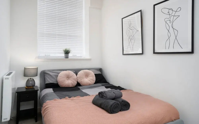 2bed-2bath Flat City Centre