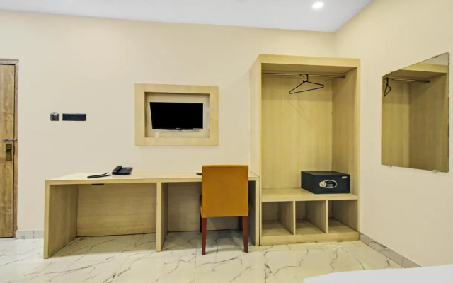 Itsy Hotels Transit Express Near Sealdah Station