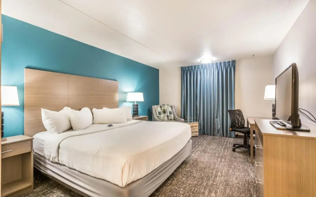EverSpring Inn & Suites Marshall