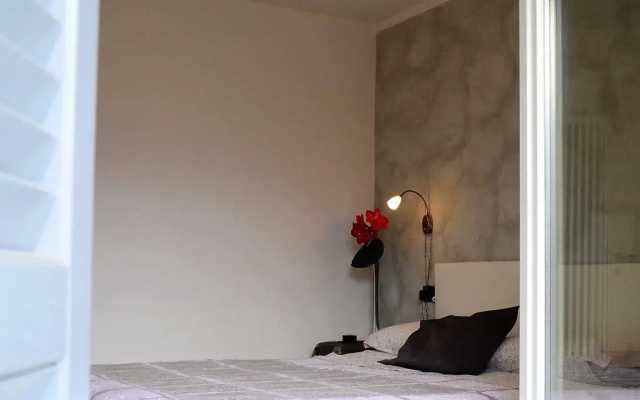 Appartamento Vista Lago Red & Grey