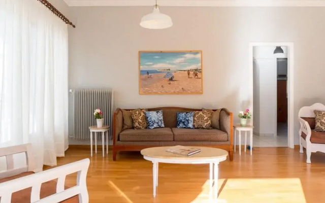 Glyfada Central 3bed apt