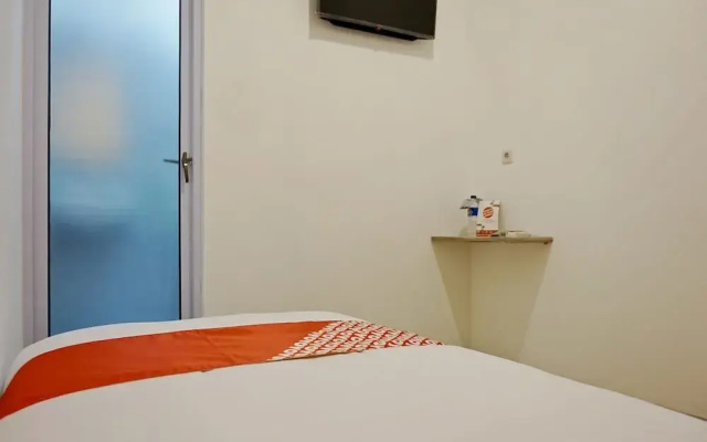 OYO 1158 Basecamp Hostel