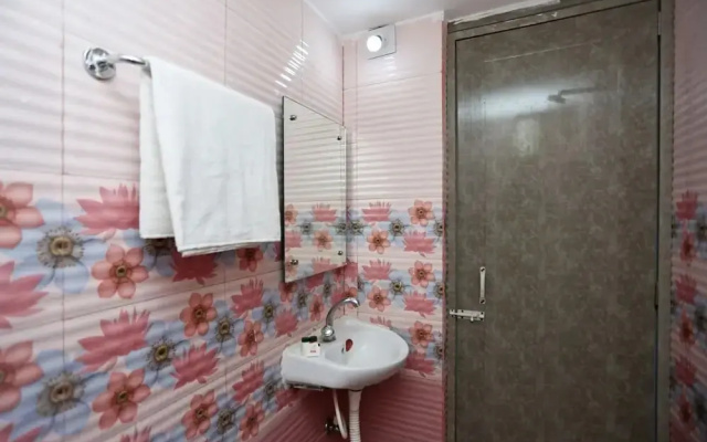 Reem Residency by OYO Rooms