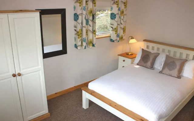 Ivyleaf Combe Lodges