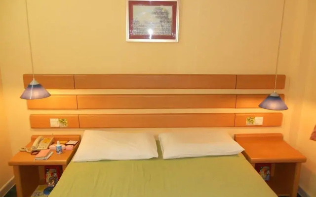 Home Inn Zhong He Middle Road