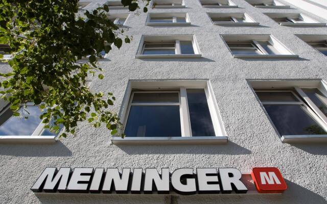 Отель Meininger Berlin Mitte Humboldthaus Берлин вид на фасад