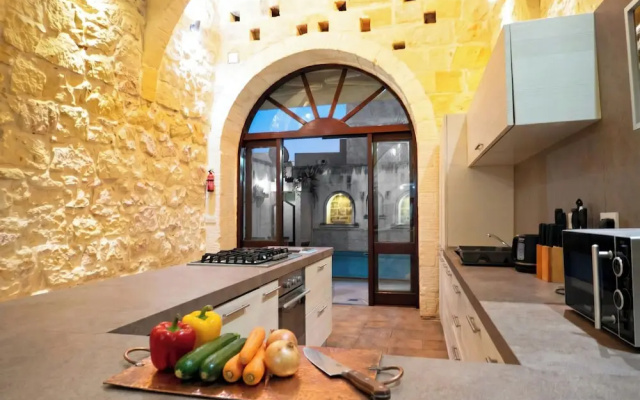 Mixel Gozitan Villa and Pool