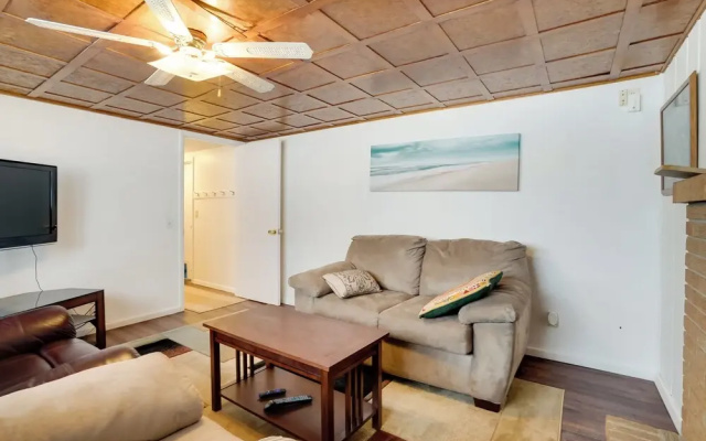 Pet-friendly Minneapolis Apt Near Shops & Dining!