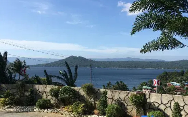Overlooking Taal Lake Staycation up to 12 pax