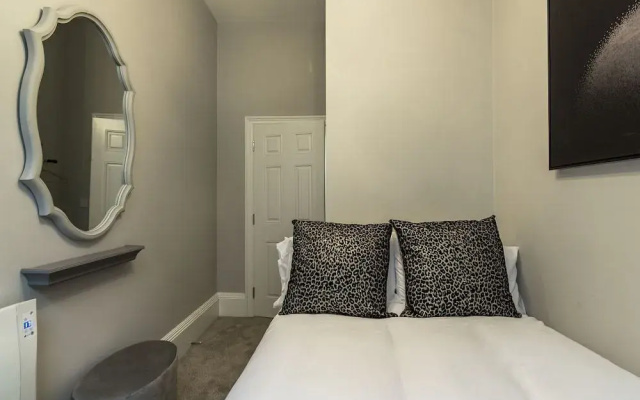Pieces of Eight Two Bedroom Apartment