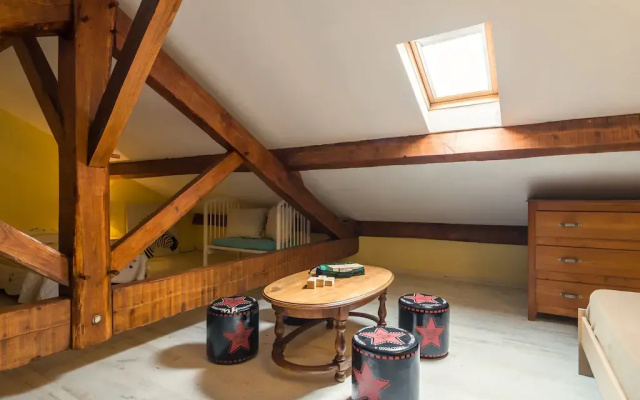 Quaint Holiday Home in Blanquefort-sur-Briolance with Private Pool