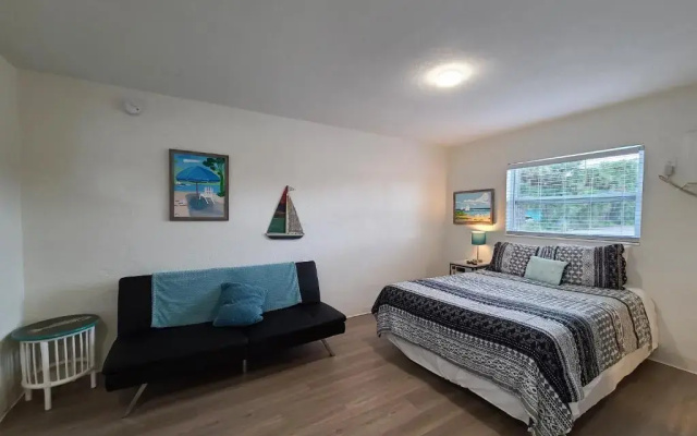 Sun Island Motel