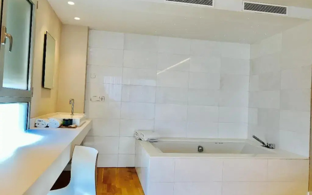 Meraki Beach Hotel - Adults Only