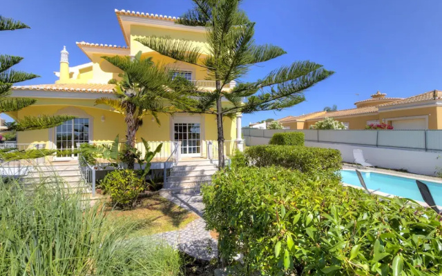 Villas2go2 Menir