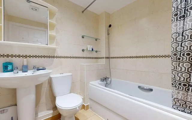 Stunning 2-bed Apartment in Grays